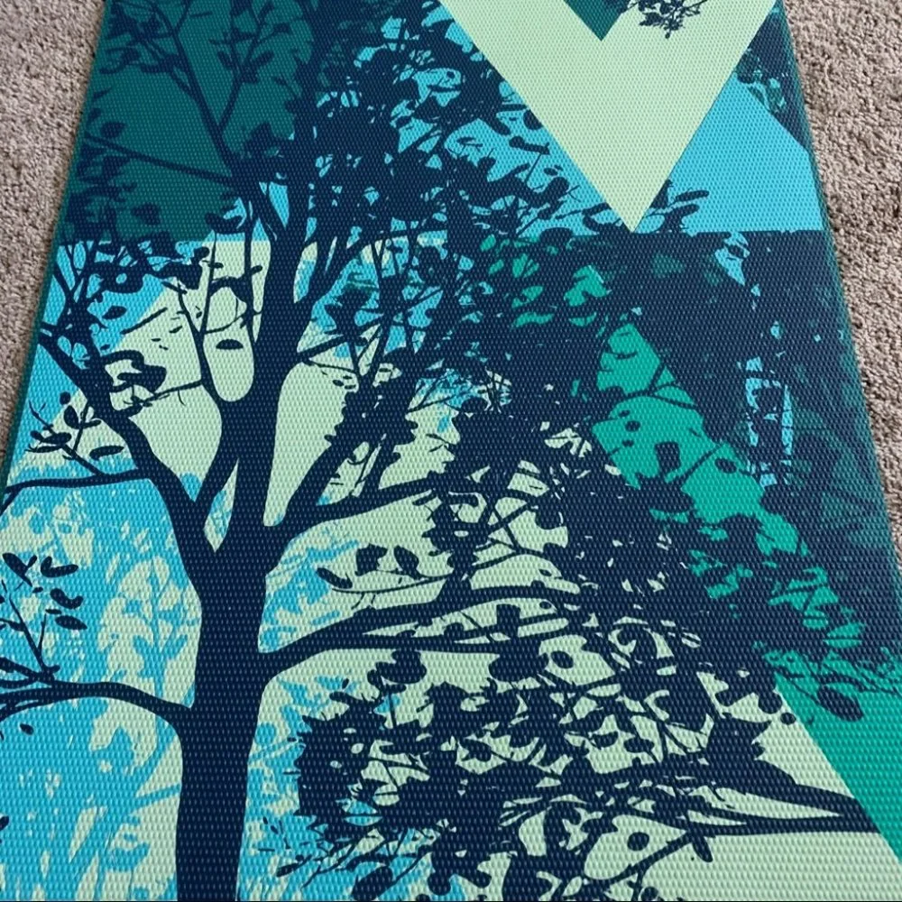 Rare color Gaiam Premium Yoga Mat Green Double Sided Tree floral thick